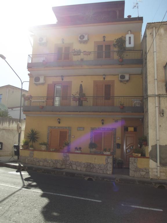 Bed&Breakfast La Casetta SantʼAlessio Siculo Eksteriør bilde